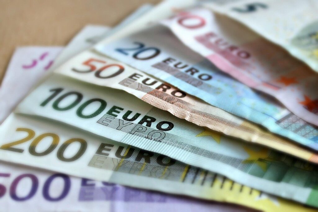 banknotes, euro, paper money-209104.jpg